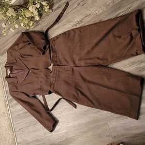 NWOT, 2pc business, casual blazer and Capri set in cocoa brown.